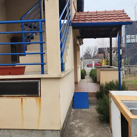 Vila Lush Garden Close To Airport With Hi-speed Wifi *