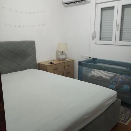 Lush Garden Close To Airport With Hi-speed Wifi Willa *