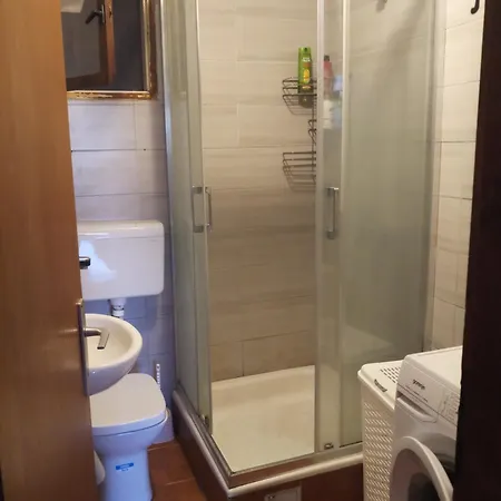 Willa Lush Garden Close To Airport With Hi-speed Wifi