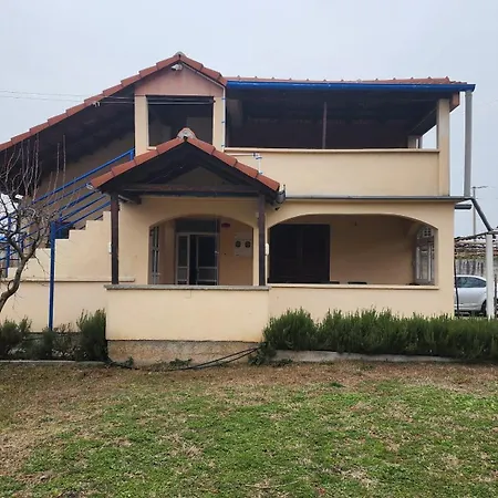 Lush Garden Close To Airport With Hi-speed Wifi Villa Podgorica