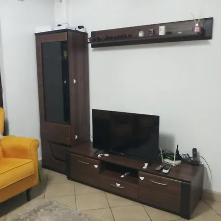 Βίλα Lush Garden Close To Airport With Hi-speed Wifi Ποντγορίτσα